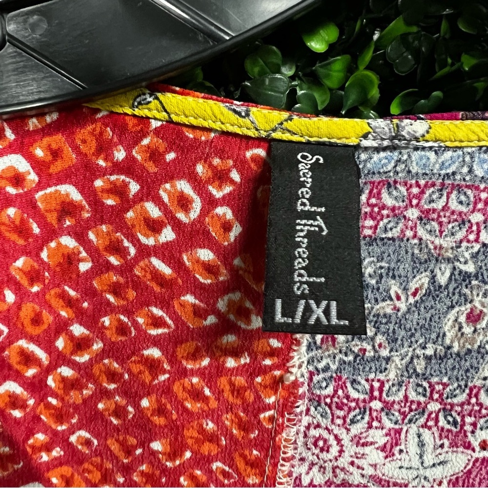 SACRED THREADS | Floral Patchwork V-Neck Top - Picture 6 of 8